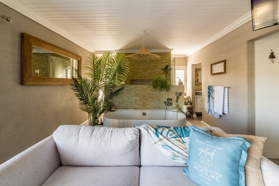 5 Bedroom Property for Sale in Num Num Cape Estate Western Cape